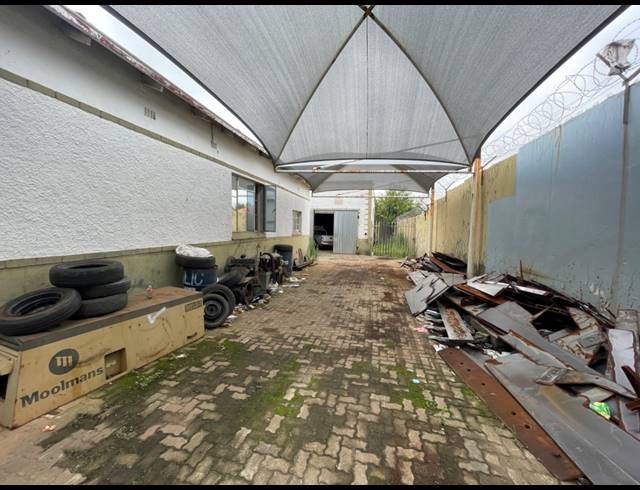 1,066M² WORKSHOP FOR SALE IN PRIMROSE